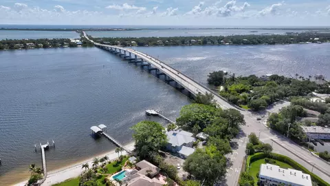 View/Area - 2929 SE Ocean Blvd #M4, Stuart, FL 34996 photo 3 of 8