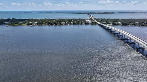 View/Area - 2929 SE Ocean Blvd #M4, Stuart, FL 34996 photo 4 of 8