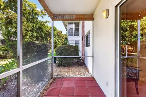 Exterior - 2929 SE Ocean Blvd #M4, Stuart, FL 34996 photo 7 of 11
