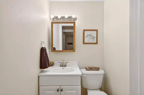 Bath - 2929 SE Ocean Blvd #M4, Stuart, FL 34996 photo 2 of 2