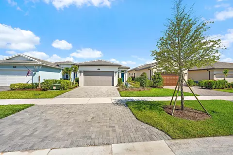 10135 SW Latium Way, Port Saint Lucie, FL 34987