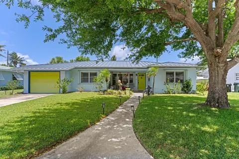 146 Vassar Dr, Lake Worth Beach, FL 33460