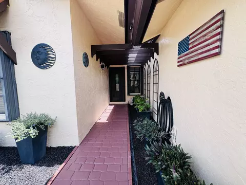 Entry Way - 5157 Magellan Way E, Delray Beach, FL 33484 photo 2 of 5