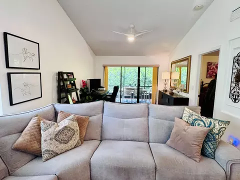 Living - 5157 Magellan Way E, Delray Beach, FL 33484 photo 4 of 4