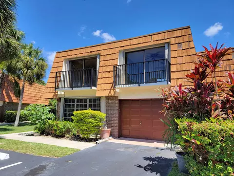 8321 S Coral Cir, North Lauderdale, FL 33068