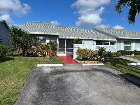 4210 Lucerne Villas Ln, Lake Worth, FL 33467