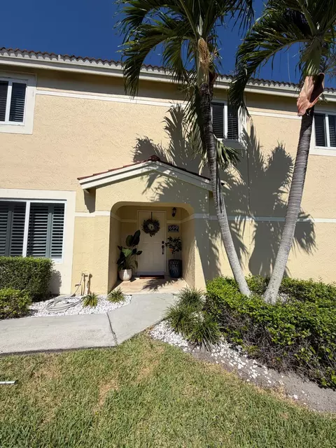 699 Deer Creek Corona Way, Deerfield Beach, FL 33442