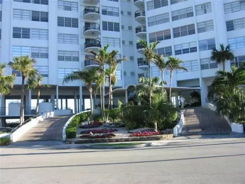 11930 N Bayshore Dr N #706, North Miami, FL 33181
