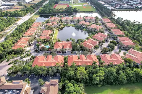 4941 E Bonsai Cir E #209, Palm Beach Gardens, FL 33418