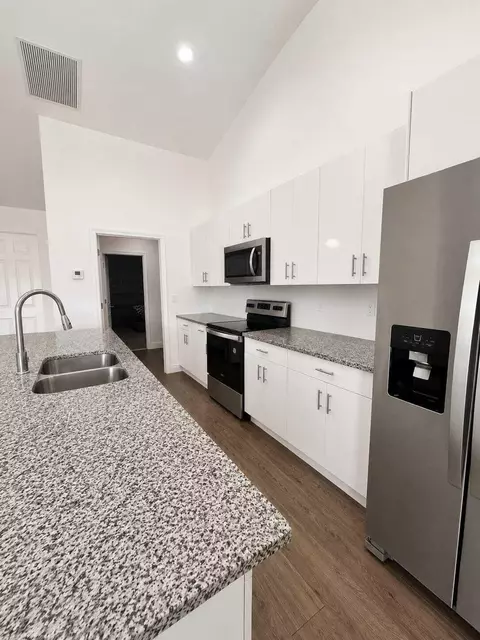 Kitchen - 1224 Jupiter Lp, Labelle, FL 33935 photo 1 of 1