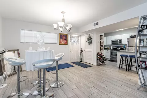8911 S Hollybrook Blvd #306, Pembroke Pines, FL 33025