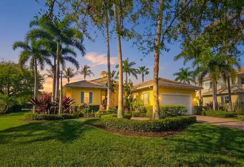 2815 Saint Barts Sq, Vero Beach, FL 32967