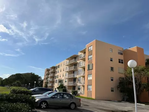 480 Executive Center Dr #4A, West Palm Beach, FL 33401
