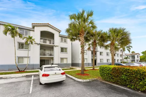 2640 S University Dr #309, Davie, FL 33328