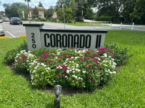 250 Jacaranda Dr #408, Plantation, FL 33324