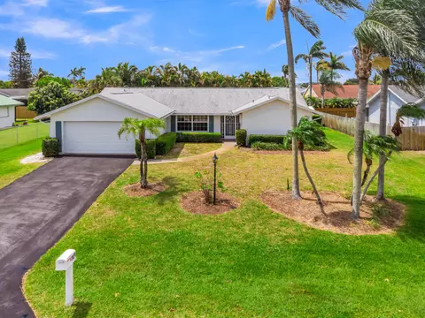 121 W Cypress Rd, Greenacres, FL 33467