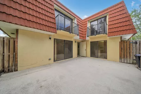 713 NW 99th Cir, Plantation, FL 33324