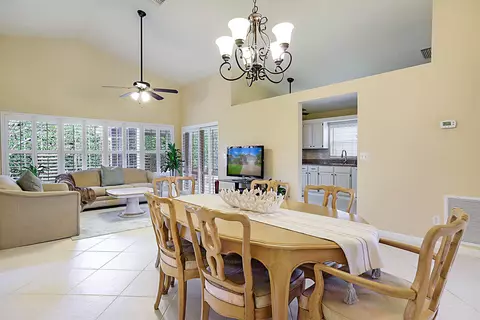 Dining - 124 Adobe Cir, Jupiter, FL 33458 photo 1 of 2