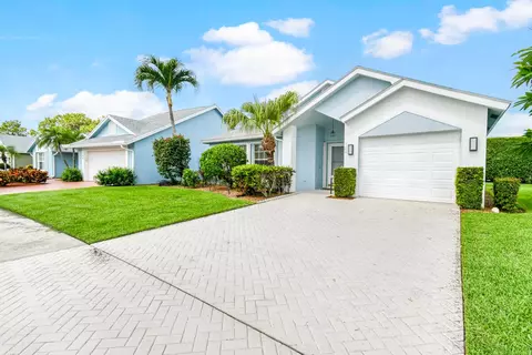 Exterior - 124 Adobe Cir, Jupiter, FL 33458 photo 2 of 17
