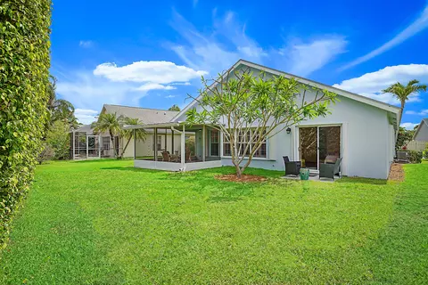 Exterior - 124 Adobe Cir, Jupiter, FL 33458 photo 13 of 17