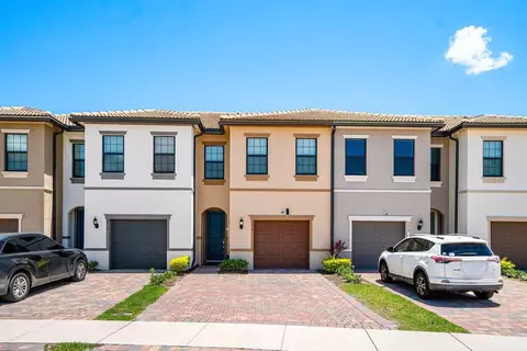 4824 Chantilly Rd, Lake Worth, FL 33467
