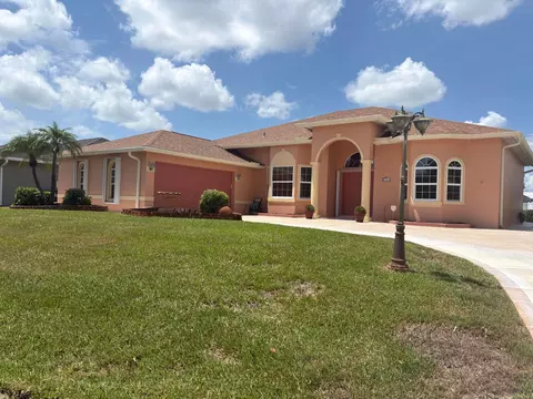 3306 SE Ford Ln SE, Port Saint Lucie, FL 34984