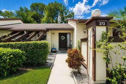 272 Beaver Dam Ct, Royal Palm Beach, FL 33411