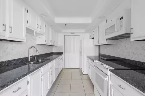 859 Jeffery St #312, Boca Raton, FL 33487