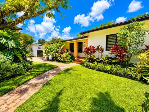 13231 NW 1st Ave, Miami, FL 33168