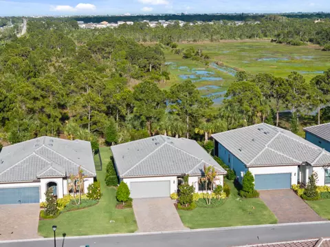 373 SE Filoli Dr, Port Saint Lucie, FL 34984