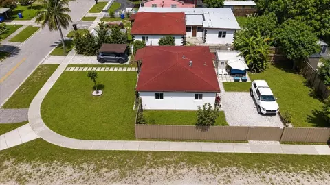 995 NE 156th Ter, North Miami Beach, FL 33162