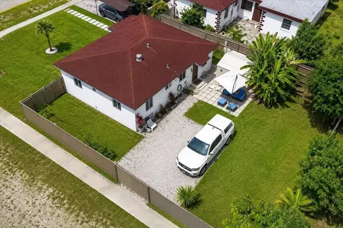 995 NE 156th Ter, North Miami Beach, FL 33162
