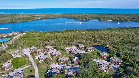 View/Area - 5852 SE Riverboat Dr #321, Stuart, FL 34997 photo 2 of 10