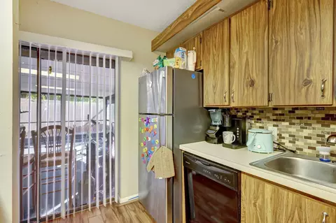 Kitchen - 5852 SE Riverboat Dr #321, Stuart, FL 34997 photo 2 of 2