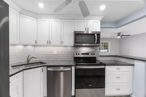 1940 NE 2nd Ave #106J, Wilton Manors, FL 33305