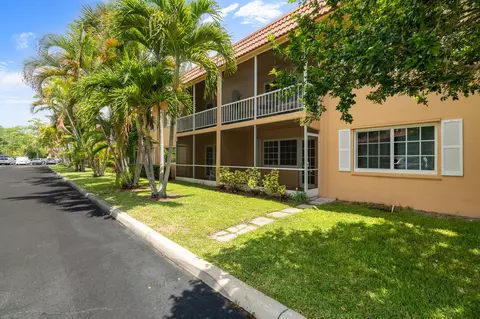 1940 NE 2nd Ave #106J, Wilton Manors, FL 33305