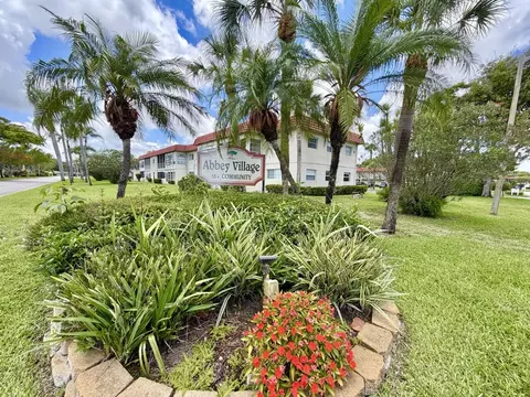 19 Abbey Ln #204, Delray Beach, FL 33446