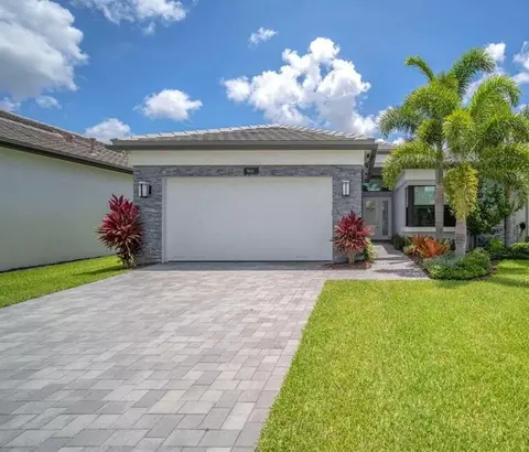9651 Spruce Woods Dr, Boynton Beach, FL 33473