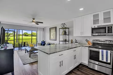 401 Greensward Ln #102-A, Delray Beach, FL 33445