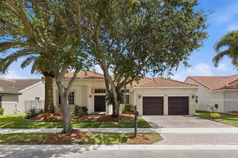 832 Heritage Dr, Weston, FL 33326