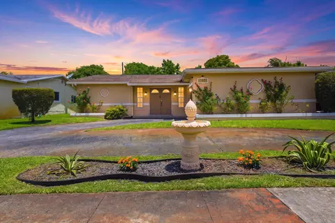 10691 NW 26th Pl, Sunrise, FL 33322
