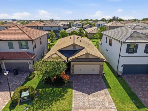 4763 Roldan Ct, Lake Worth, FL 33467