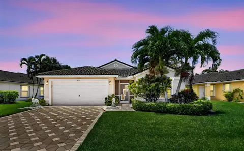 8171 Palm Gate Dr, Boynton Beach, FL 33436