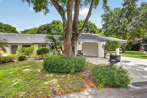 10015 Hickorywood Pl, Boynton Beach, FL 33437