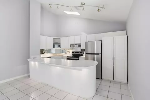 Kitchen - 1801 S Us Hwy 1 #3A, Jupiter, FL 33477 photo 1 of 2