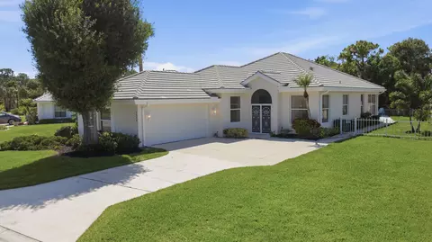 7756 SE Bay Cedar Cir, Hobe Sound, FL 33455