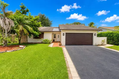9510 Affirmed Ln, Boca Raton, FL 33496