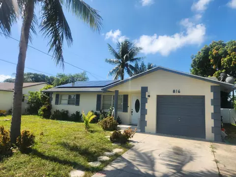 816 NW 8th Ave, Boynton Beach, FL 33426