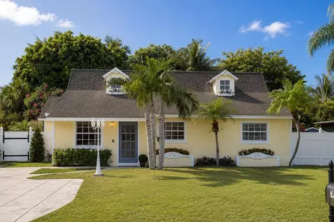 7416 Overlook Dr, Lake Worth, FL 33467