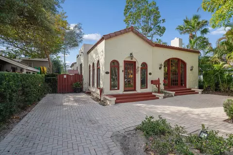 704 SE 8th St, Fort Lauderdale, FL 33316